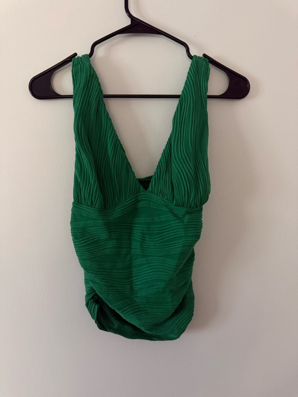 Green Ruched V-Neck Tank Top - Picture 2 of 4